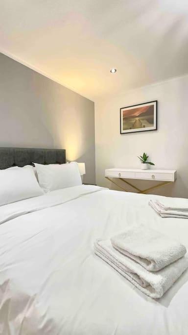 A Beautiful Stylish 2 Bedroom Apartment -City Of London Eksteriør billede